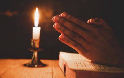 Захистять від бід і зцілять від хвороб: сильні молитви, які потрібно прочитати на Медовий Спас - hochu.ua