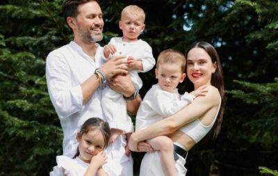 "Це ми!": подружжя Мірошніченків влаштувало родинну фотосесію в оновленому складі - hochu.ua