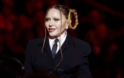 Роки беруть своє: подруга Мадонни випадково засвітила співачку без макіяжу (ФОТО) - hochu.ua