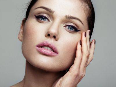 Как быстро нарисовать идеальные стрелки - all-for-woman.com