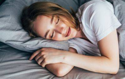 Чи є різниця, о котрій лягати спати і в які міф про здоровий сон ми даремно віримо? Вчений Олександр Коляда роз’яснює (ВІДЕО) - hochu.ua