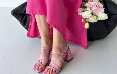 Анна Ковпак - Барбі — це про стиль життя: 10 пар рожевого взуття на літо 2023. Будь в тренді! - hochu.ua