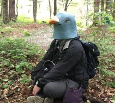 Японский орнитолог целый год ходил в лес в огромной маске птицы, чтобы выучить птичий язык - porosenka.net
