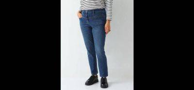 Женские джинсы больших размеров теперь тоже не будет проблемой найти!Первый шаг в поиске идеальной пары джинсов — понять тип вашего телосложения. Женщины бывают разных форм и размеров, и джинсы не - lifehelper.one