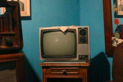 Не для красоты: зачем в СССР телевизоры накрывали кружевной салфеткой - chert-poberi.ru - Ссср