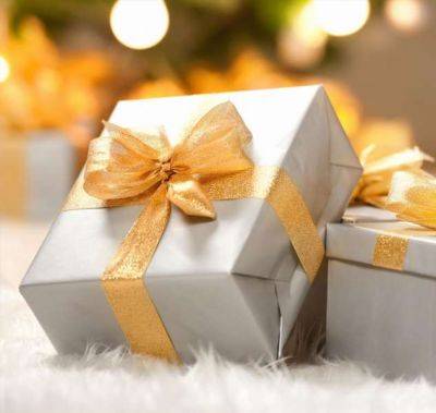 Что подарить жене просто так: идеи оригинальных подарков - milayaya.ru
