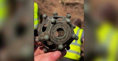 Римский додекаэдр обнаружен археологами-любителями в Великобритании - porosenka.net - Англия - Римская Империя