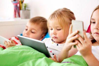 Цифровая зависимость. Эксперт дал 7 советов, как оградить детей от гаджетов - aif.ru