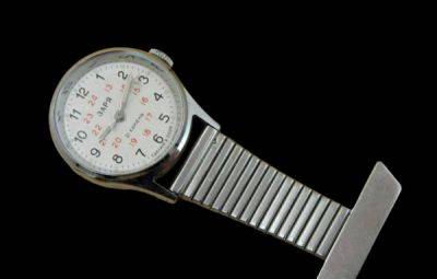 Эти часы сделаны специально для врачей. Что за странный вид? - porosenka.net