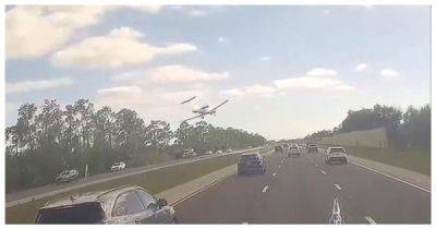 Видео падения частного самолёта на трассу в США появилось в сети - porosenka.net - Сша