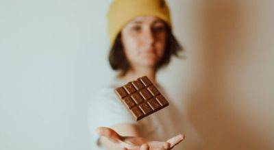 «Шоколадна медитація»: вправа усвідомленого споживання від психологині - womo.ua