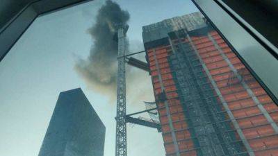В Нью-Йорке строительный кран загорелся и рухнул - porosenka.net - Нью-Йорк