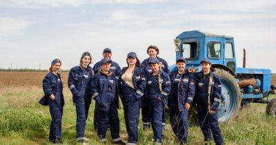 В Україні створили навчальну програму для жінок, які хочуть стати трактористками - womo.ua - Україна