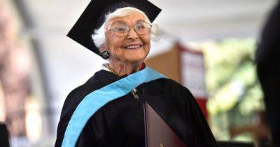 Американка у 105 років отримала диплом магістра Стенфорду - womo.ua - Сша