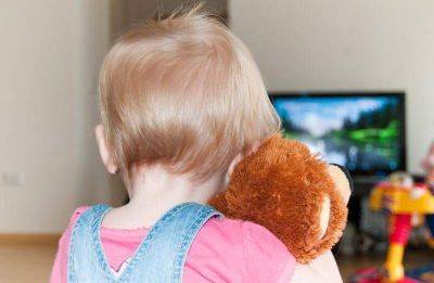 Ребёнок у телевизора - хорошо или плохо? - lifehelper.one