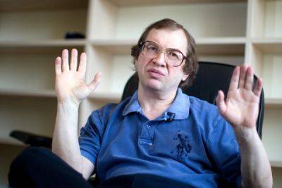 Сергей Мавроди - С основателя финансовой пирамиды МММ Сергея Мавроди прекратили взыскание долгов из-за отсутствия… - porosenka.net