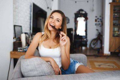 10 полезных продуктов для красивой улыбки - lifehelper.one