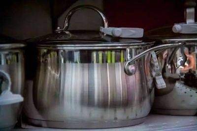 Павел Господарик - Не выбрасывайте старые кастрюли, чтобы потом локти не кусать. Опытные хозяева не нарадуются, используя их так - lifehelper.one